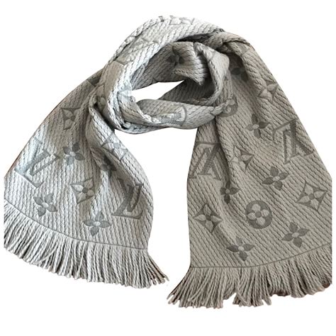 foulard louis vuitton femme gris|louis vuitton knit scarf.